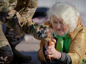 Presiden Ukraina Anggap Enteng Peringatan Invasi Rusia yang Tambah Jumlah Pasukan