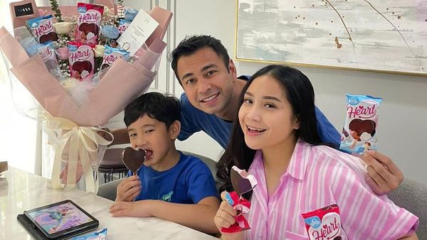 10 Momen Seru Raffi Ahmad Makan Bareng Keluarga dan Sahabat