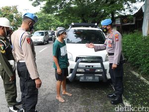 Belasan Kendaraan Pakai Strobo di Ponorogo Terjaring Razia Belasan Kendaraan Pakai Strobo di Ponorogo Terjaring Razia