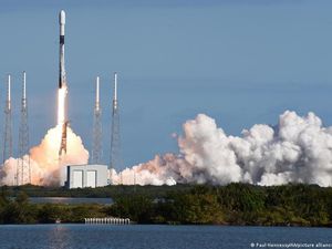 Satelit Kecil Buatan Jerman Janjikan Internet dari Luar Angkasa