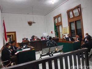 Dugaan Korupsi Dana Hibah Kadin Jabar Rp 1,7 M, Pelapor Dicecar Soal NPHD Dugaan Korupsi Dana Hibah Kadin Jabar Rp 1,7 M, Pelapor Dicecar Soal NPHD