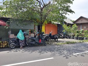 Terduga Teroris di Sukoharjo di Mata Tetangga: Baik, Nggak Neko-neko Terduga Teroris di Sukoharjo di Mata Tetangga: Baik, Nggak Neko-neko