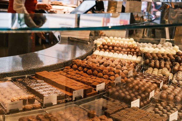 Saat Valentine's Day di Korea banyak toko dan supermarket yang mengadakan diskon besar-besaran pada produk cokelat