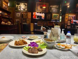 Menjajal Aneka Menu di Wisma Dewa 19 Restography Milik Ahmad Dhani Menjajal Aneka Menu di Wisma Dewa 19 Restography Milik Ahmad Dhani