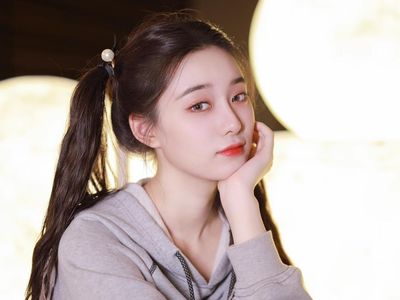 Pesona Xu Yiyang, Penyanyi China Mantan SMROOKIES