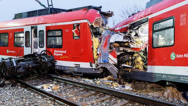 Dua Kereta Komuter Adu Banteng di Jerman, 1 Orang Tewas