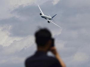 Heboh Isu Omicron Disebar Lewat Chemtrail di Udara, BMKG Pastikan Hoax! Heboh Isu Omicron Disebar Lewat Chemtrail di Udara, BMKG Pastikan Hoax!