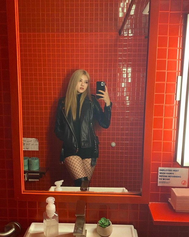 Alli menggunakan outfit monokrom/instgaram.com/allissashin Alli juga sering mengenakan outfit monokrom.