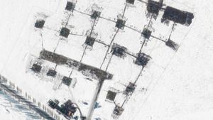 Citra Satelit Tunjukkan Militer Rusia Siaga Total di Dekat Ukraina