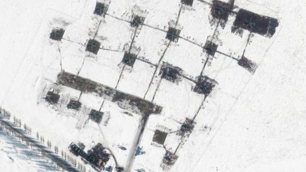 Citra Satelit Tunjukkan Militer Rusia Siaga Total di Dekat Ukraina