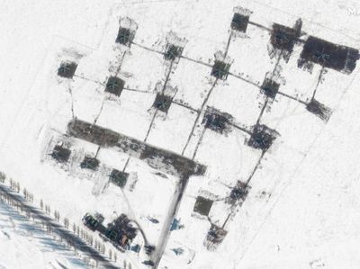 Citra Satelit Tunjukkan Militer Rusia Siaga Total di Dekat Ukraina