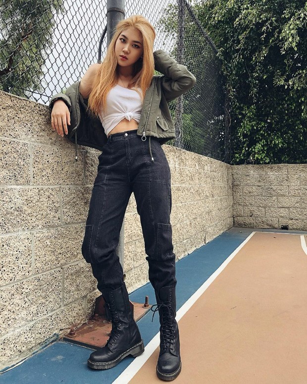 Fashion boyish by Allissa Shin/instgaram.com/allissashin Gaya boyish ala Alli yang dianggap mirip dengan Rose BLACKPINK.