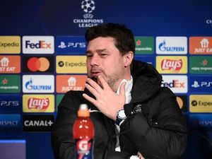 Neville: MU Lebih Baik Rekrut Pochettino daripada Ten Hag