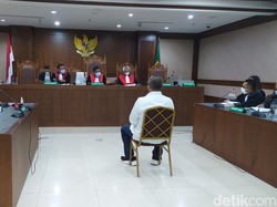 Ferdinand Hutahaean Tak Ingat Pasti Saat Mualaf, Hakim: Itu Kan Bersejarah