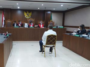 Ferdinand Hutahaean Tak Ingat Pasti Saat Mualaf, Hakim: Itu Kan Bersejarah Ferdinand Hutahaean Tak Ingat Pasti Saat Mualaf, Hakim: Itu Kan Bersejarah