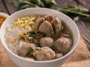 5 Jajanan Kaki Lima Paling Enak di Dunia, Ada Bakso dari Indonesia!