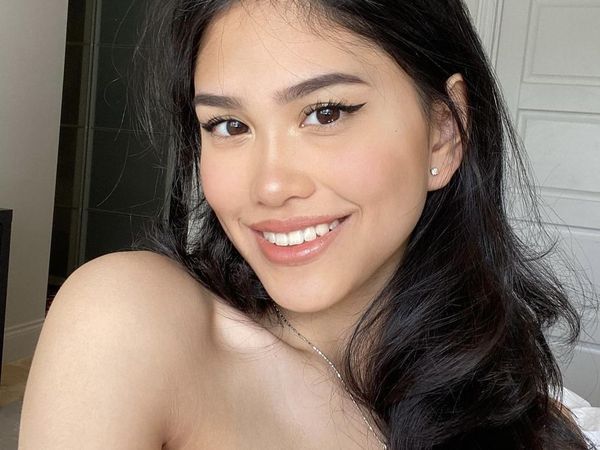 8 Potret Belleza, Pacar Jefri Nichol yang Baru Terungkap Saat Valentine