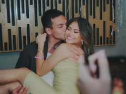 Muach! Ciuman Jefri Nichol untuk Belleza yang Bikin Geger