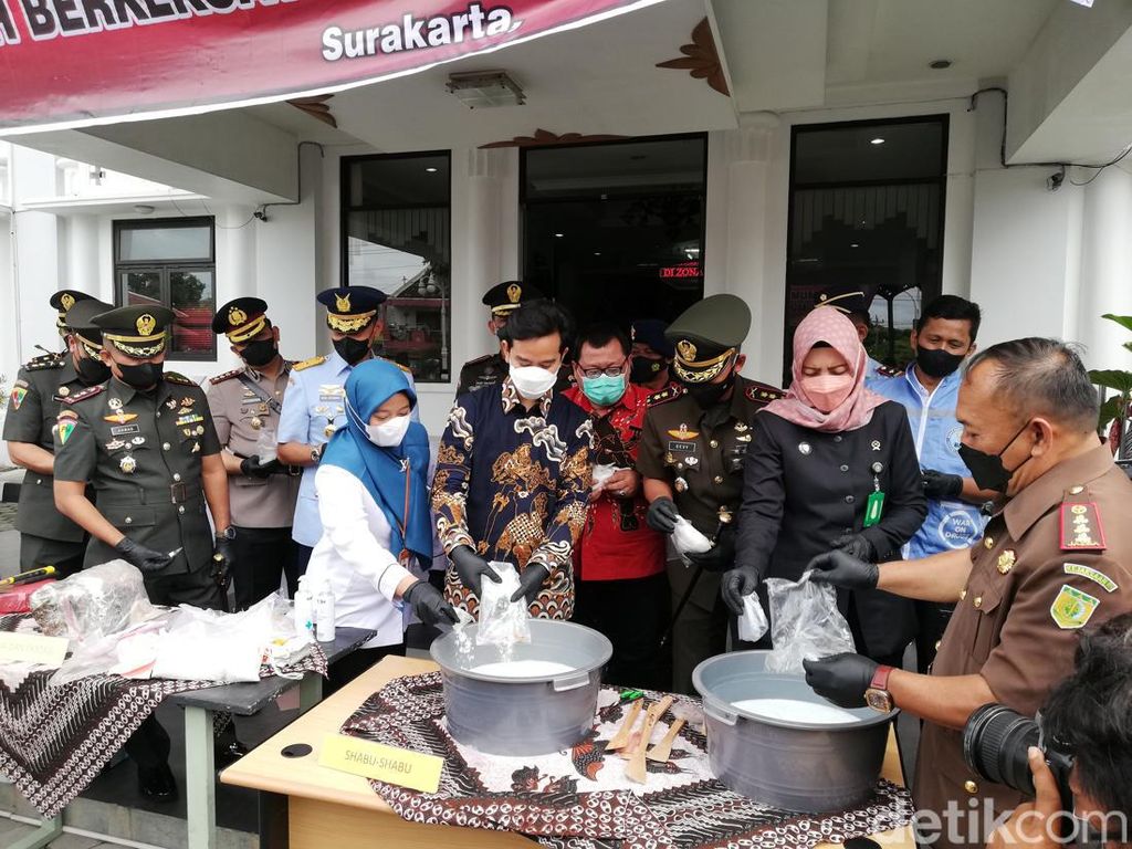 Sabu Senilai Rp 3,7 M Dimusnahkan di Solo, Ini Penampakannya Sabu Senilai Rp 3,7 M Dimusnahkan di Solo, Ini Penampakannya