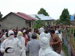 Mencekam Jenazah COVID di Maluku Direbut Warga Saat Dibawa ke Makam