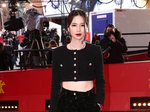 7 Potret Cantik Laura Basuki di Karpet Merah Festival Film Berlin 2022 7 Potret Cantik Laura Basuki di Karpet Merah Festival Film Berlin 2022