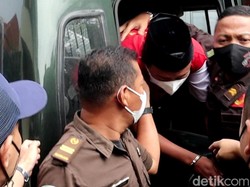 Perjalanan Kasus Herry Wirawan, Perkosa 13 Santri Lolos dari Hukuman Mati