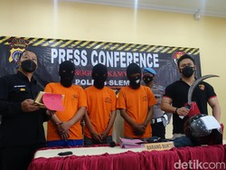 Ribut di Depan Polres Sleman, 3 Remaja-Celurit Diamankan