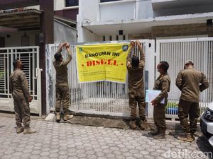 Puluhan Rumah Tak Ber-IMB di Kota Mojokerto Disegel Satpol PP Puluhan Rumah Tak Ber-IMB di Kota Mojokerto Disegel Satpol PP