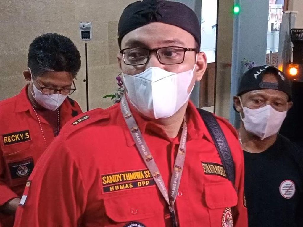 Sandy Tumiwa Diperiksa Bareskrim soal Wayang Haram Khalid Basalamah Sandy Tumiwa Diperiksa Bareskrim soal Wayang Haram Khalid Basalamah