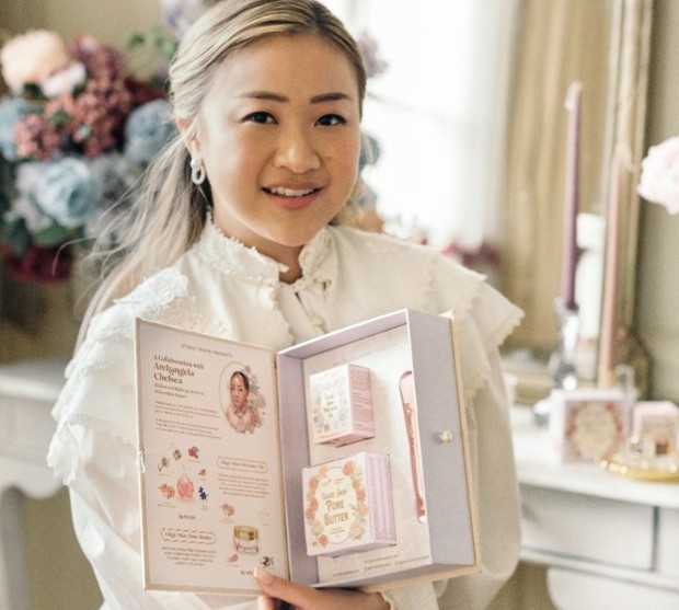 STUDIO TROPIK X Archangela Chelsea mempersembahkan Glaze Skin Collection