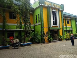 Siswa Positif Corona Makin Merebak, SMPN 1 Demak Setop PTM Siswa Positif Corona Makin Merebak, SMPN 1 Demak Setop PTM