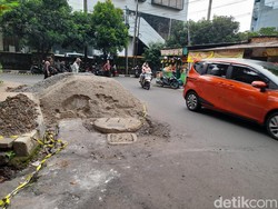 10 Sumur Resapan Rusak Jalan di Kuningan Jaksel, Begini Update Kondisinya