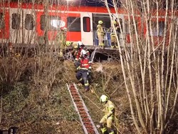 Penampakan Tabrakan Kereta di Jerman, 1 Tewas-14 Orang Terluka