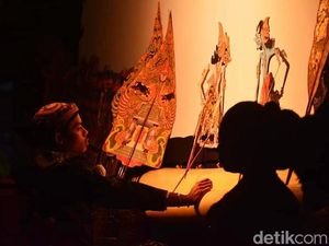 Dalang Muda Banyuwangi Kecam Khalid Basalamah Soal Ceramah Wayang Dalang Muda Banyuwangi Kecam Khalid Basalamah Soal Ceramah Wayang