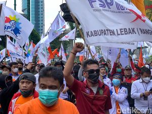 Tolak Aturan Baru JHT, Massa Buruh Temui Menaker Ida Fauziyah