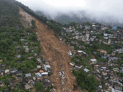 Detik-detik Longsor di Brasil Tewaskan 105 Jiwa