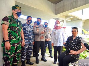 Akselerasi Vaksinasi, Banyuwangi Ajak Fitri Carlina Vaksin Booster Akselerasi Vaksinasi, Banyuwangi Ajak Fitri Carlina Vaksin Booster