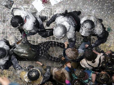 Di-PHK Karena Covid dan Belum Bayar Sewa, Keluarga Ini Diusir Polisi