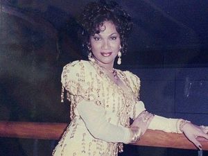 Mengenang Dorce Gamalama Lewat Film Jadul di YouTube