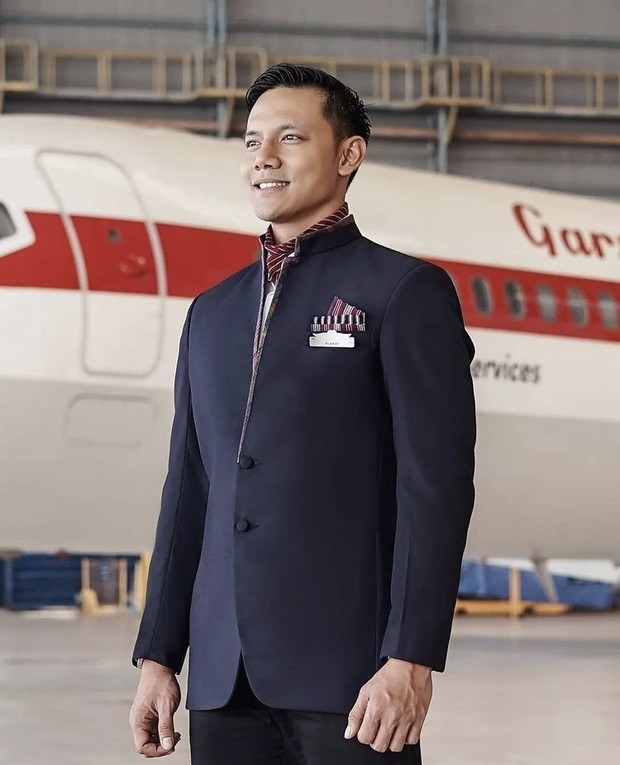 Seragam pramugara karya Didiet Maulana/