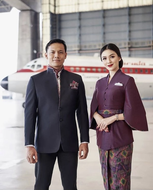 Seragam awak kabin Garuda Indonesia karya Didiet Maulana/