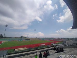 Gresik United Tumbang di Laga Pembuka Grup U, Pelatih Soroti Wasit Gresik United Tumbang di Laga Pembuka Grup U, Pelatih Soroti Wasit
