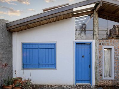 9 Potret Rumah Down to Earth, Luarnya Sederhana Dalamnya Mirip Villa