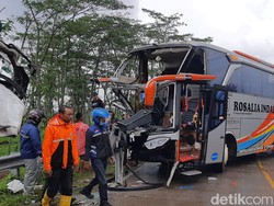 Adu Banteng Bus Vs Truk di Bumiayu Brebes, 1 Orang Tewas
