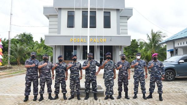 Komandan Lantamal XII Tinjau Posal Paloh dan Temajuk Kalbar