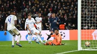 Mbappe adalah pemain terbaik di Eropa saat ini, dia tidak terhentikan, kata pelatih Real Madrid, Ancelotti kala timnya takluk 0-1 dari PSG di lanjutan leg pertama babak 16 besar Liga Champions, Rabu (16/2) dini hari WIB  (Getty Images)