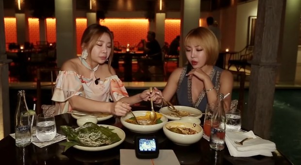 Makanan indonesia di acara tv korea/Foto: YouTube/Olive Makanan indonesia di acara tv korea