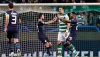 Man City sudah mencetak gol saat pertandingan baru berjalan tujuh menit. Riyad Mahrez membawa City unggul 1-0. Pedro Fiúza/NurPhoto/Reuters.