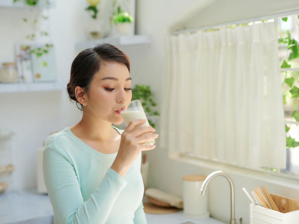 Banyak Minum Susu Bisa Bikin Jerawatan? Ini Penjelasan Pakar