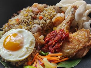 Pecinta Nasi Goreng? Wajib kunjungi 11 Tempat ini, Ada di Bogor hingga Lombok Pecinta Nasi Goreng? Wajib kunjungi 11 Tempat ini, Ada di Bogor hingga Lombok